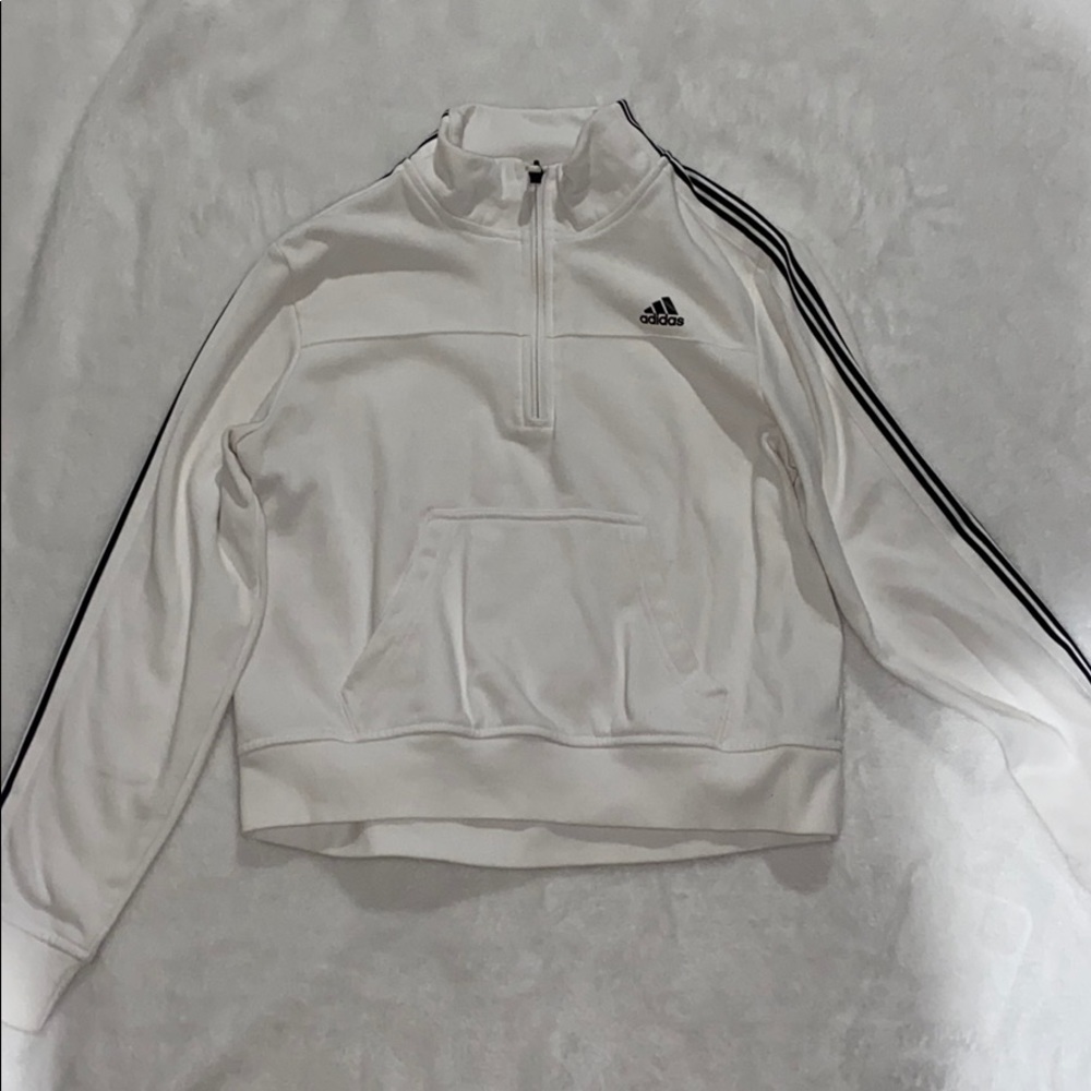 White cropped crew neck!